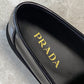 Prada鞋-Prada 經典三角標 方頭樂福鞋（黑）