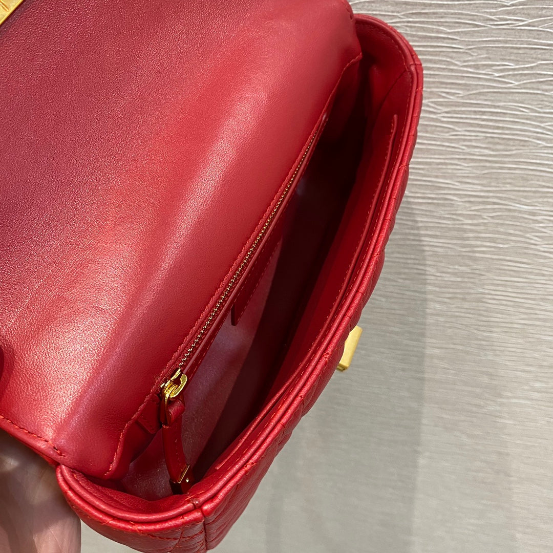 Dior Caro 小號20cm-紅色小牛皮