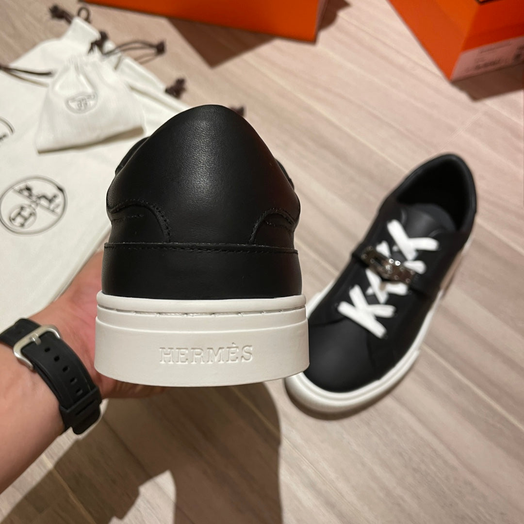 小愛款-最新Kelly扣小白鞋板鞋 男款
