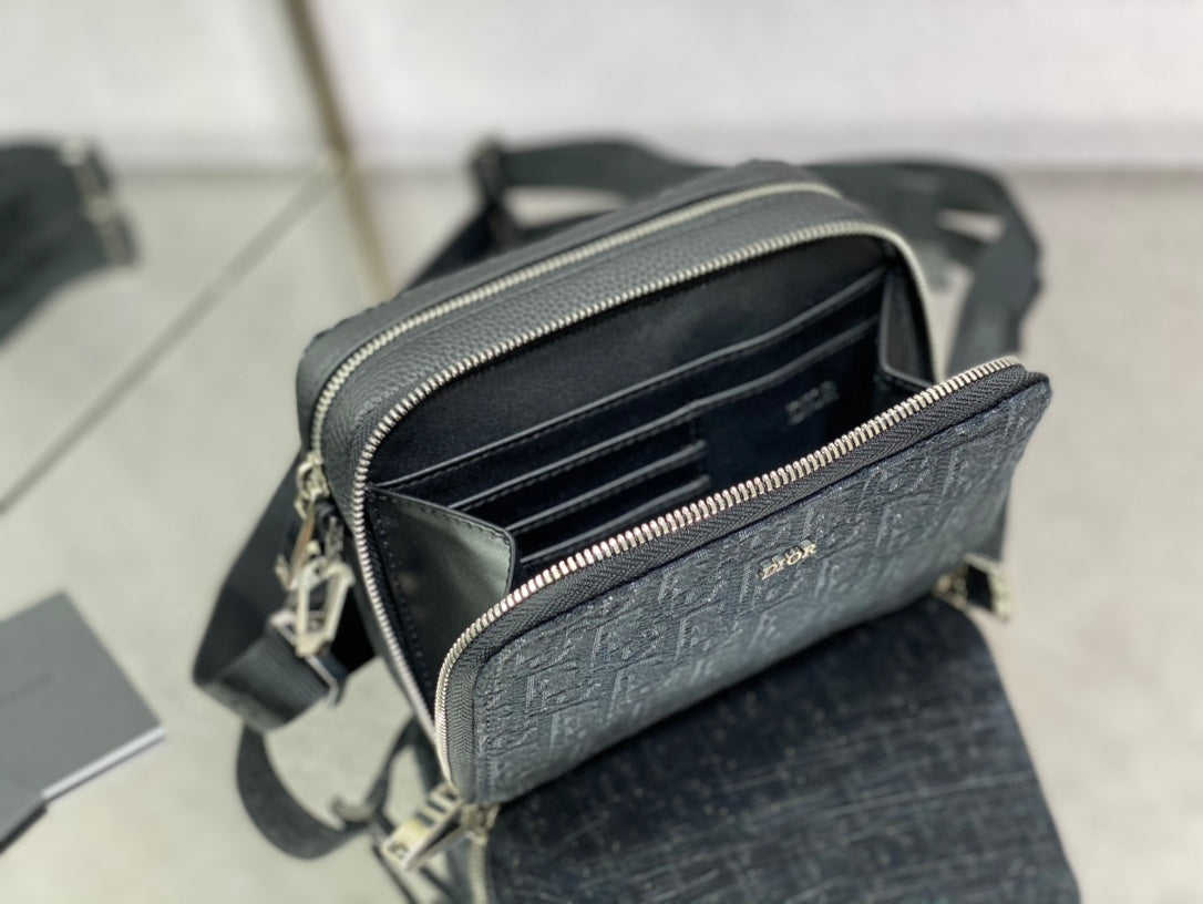 Dior 經典相機包-17*5*12cm