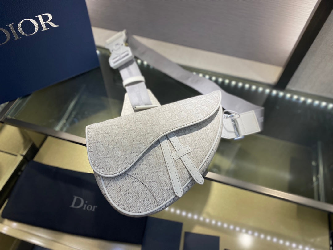Dior Saddle 馬鞍包-2020男款 白色老花
