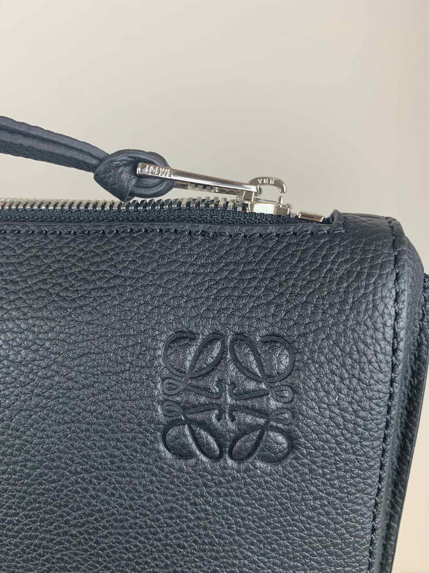 羅L威-Goya Simple Briefcase