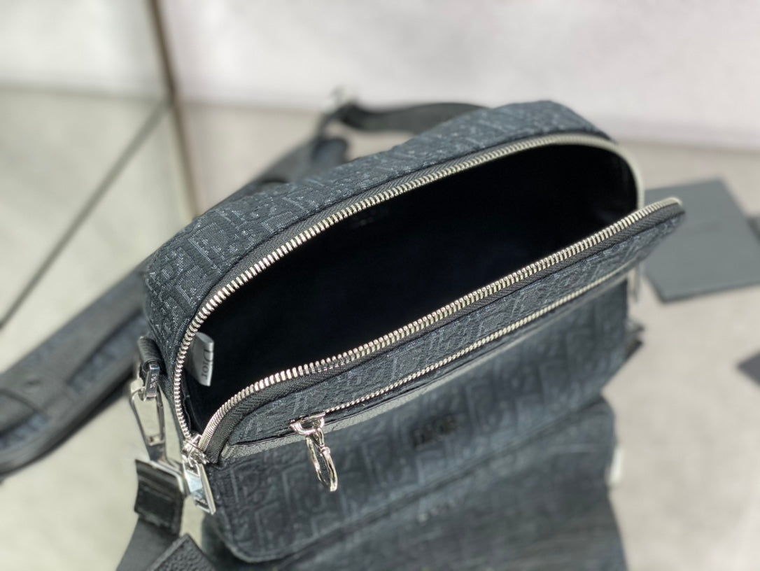 Dior 經典相機包-22*15*5cm