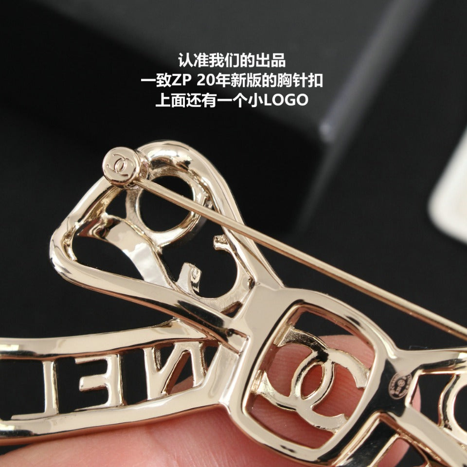 Chanel 胸針