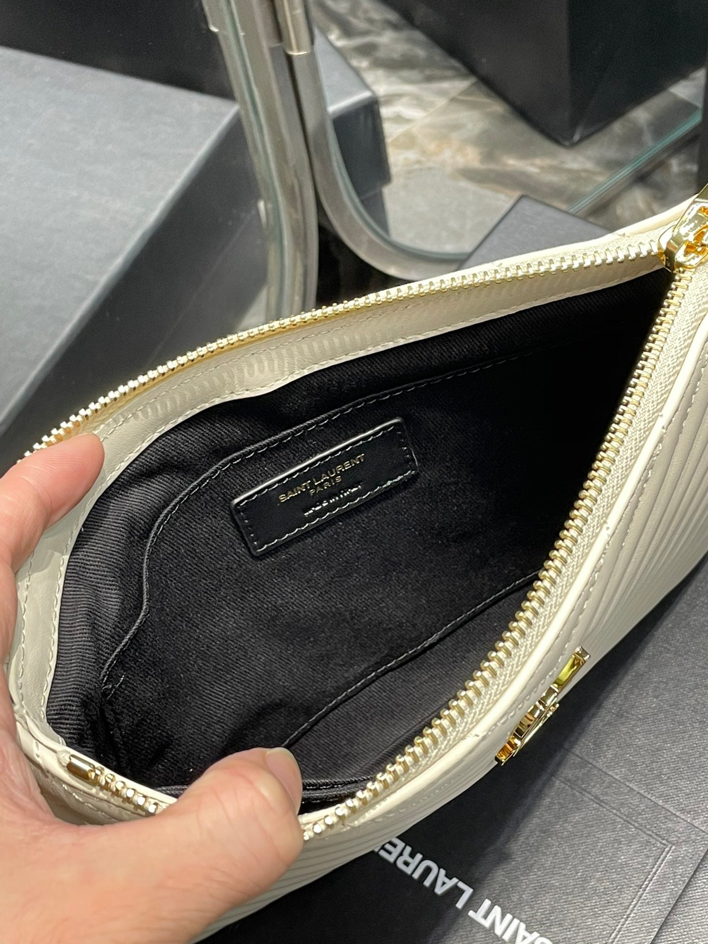 YSL 提花拼接文件手拿包-白色金扣-24cm