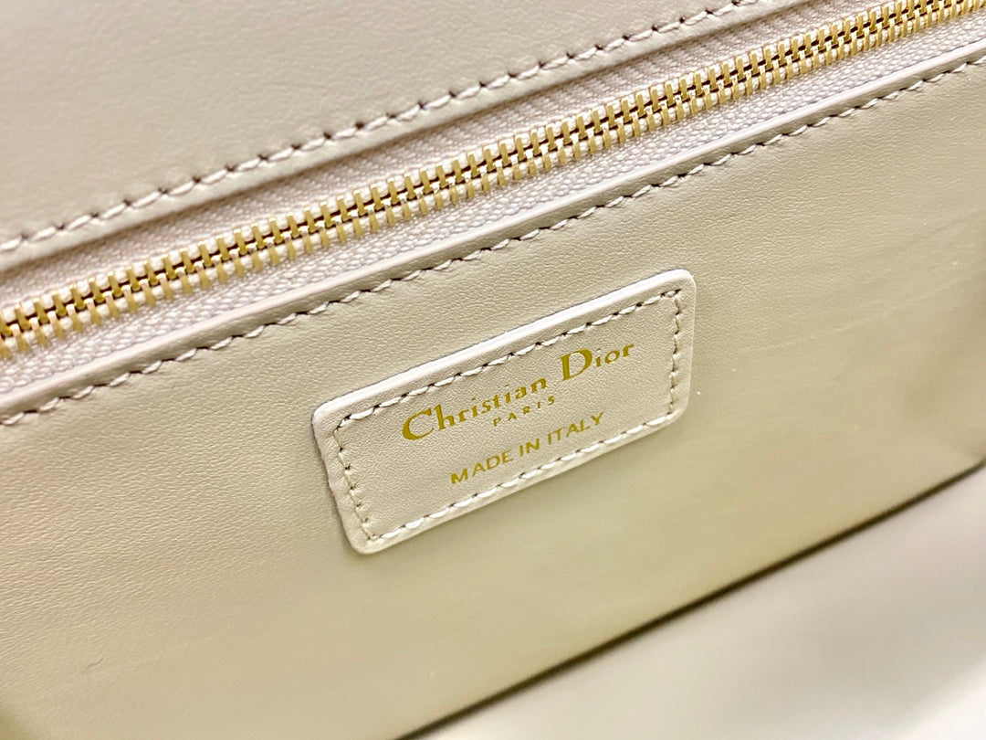 Dior 蒙田 30 Montaigne系列-24cm-牛皮平紋-熔岩棕金扣