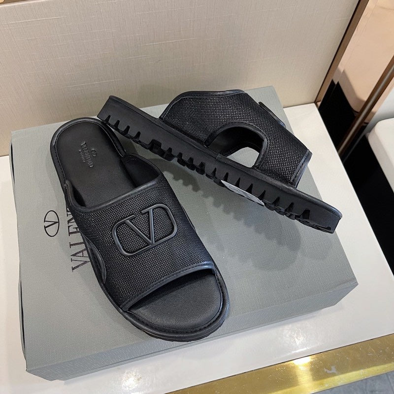 Val-2022新款 牛皮拖鞋 黑色