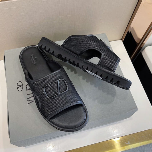 Val-2022新款 牛皮拖鞋 黑色
