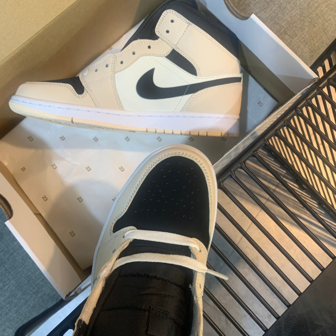 N1K- AJ 1 mid 中筒板鞋 休閒鞋 米黑色