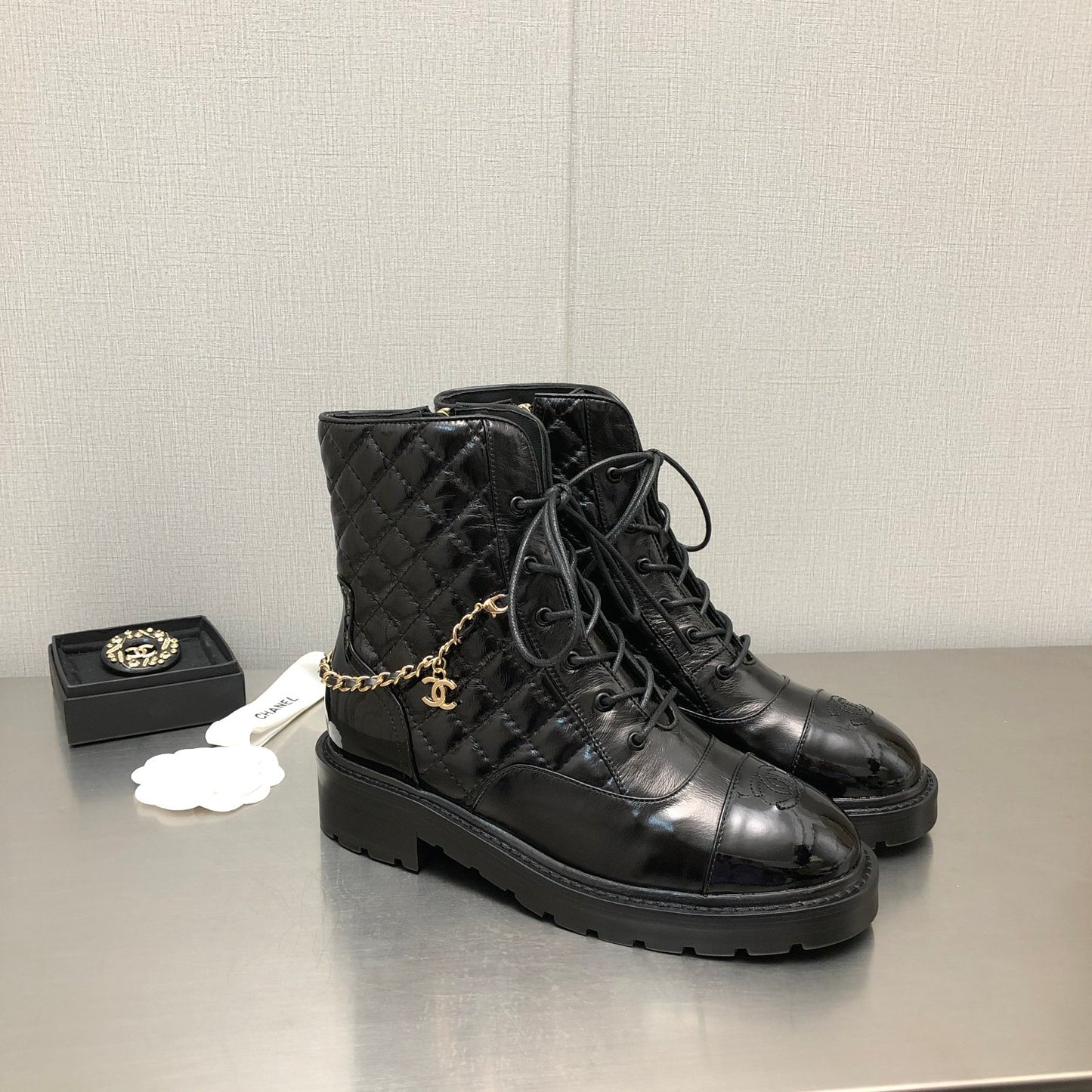 小香家-菱格紋羊皮繫帶靴（尺碼35-39，40、41訂製）