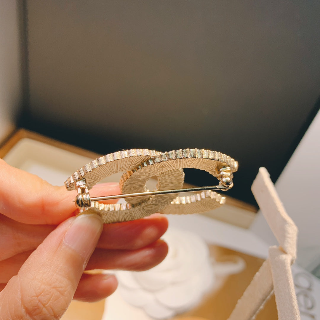 Chanel 胸針