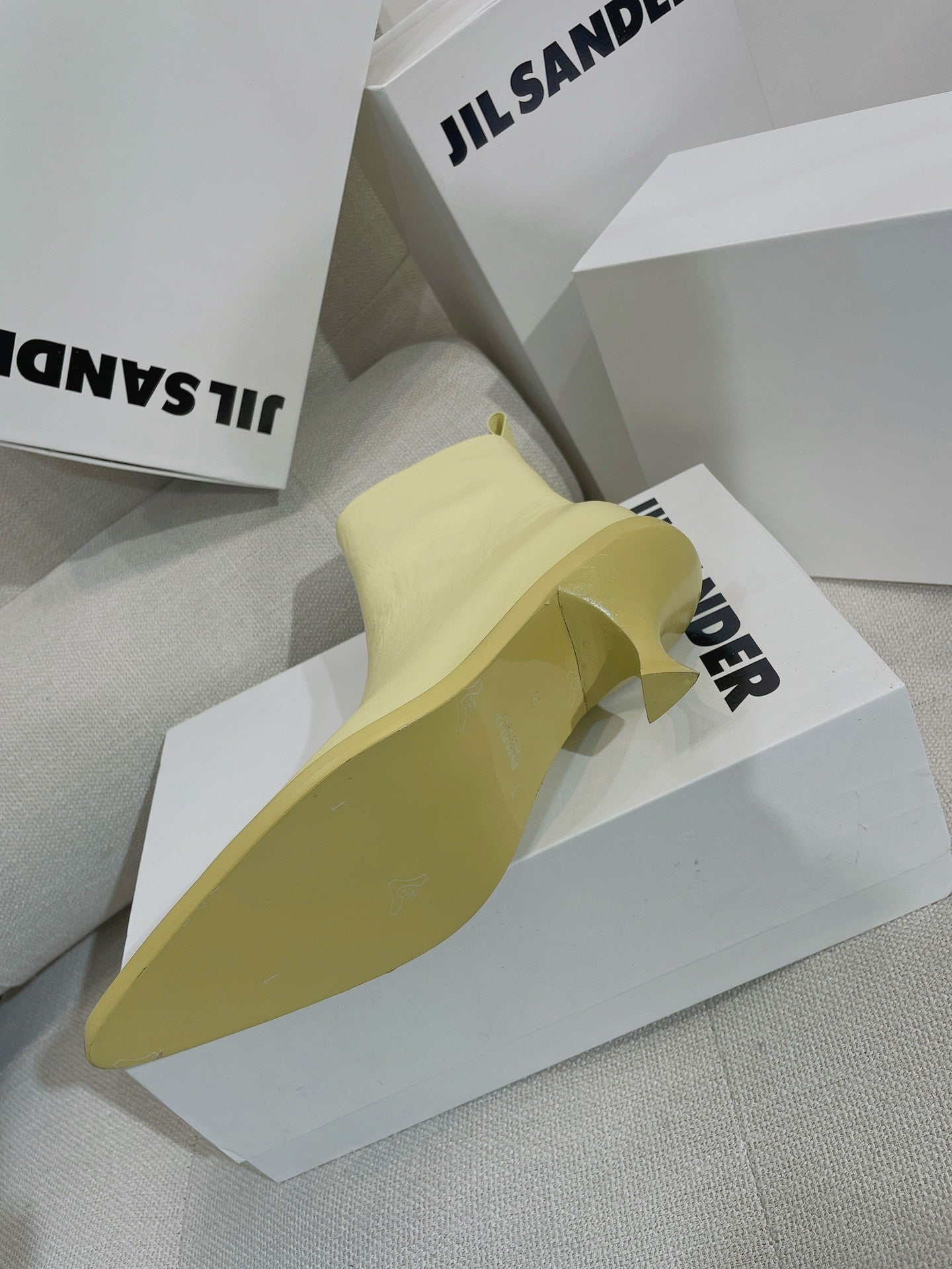 Jil sander-2022春夏 走秀新款 牛皮尖頭貓跟短靴