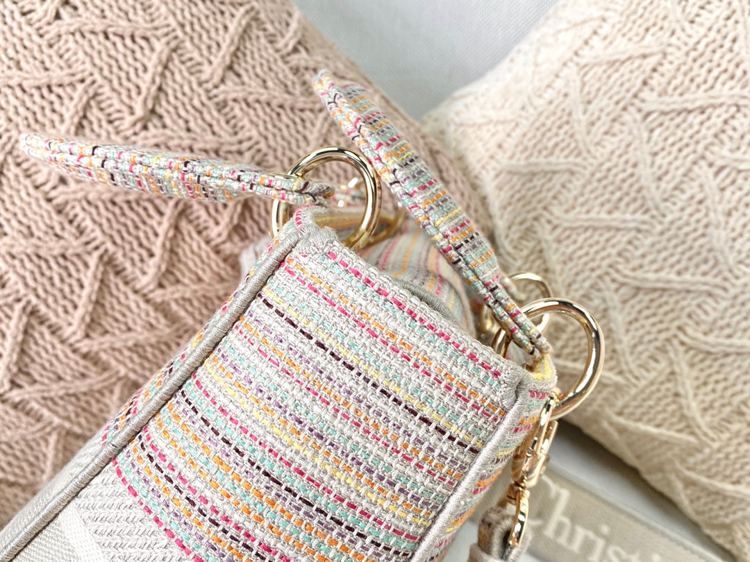 Dior Lady D-Lite黛妃包-帆布刺繡-金色