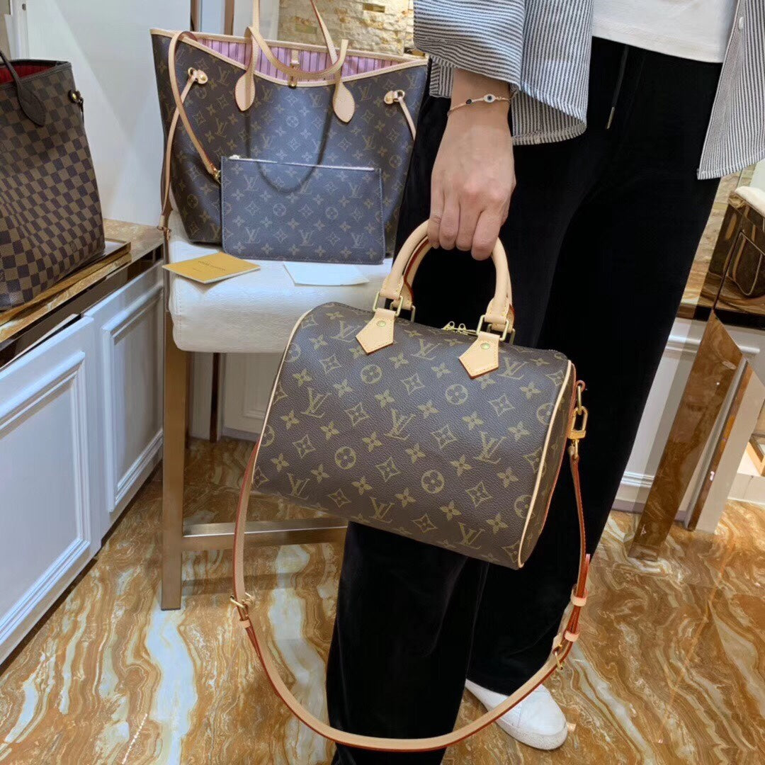 M41113 路L家-經典 Speedy 25波士頓包 上身照