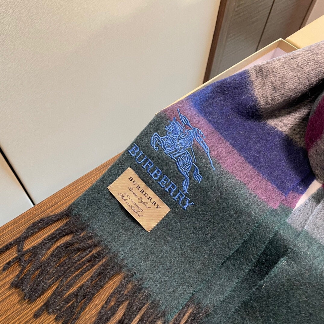 Burberry 英倫格子戰馬繡標圍巾