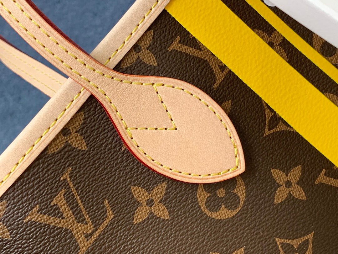 M40995 路L家-Neverfull 全新經典手袋 中號