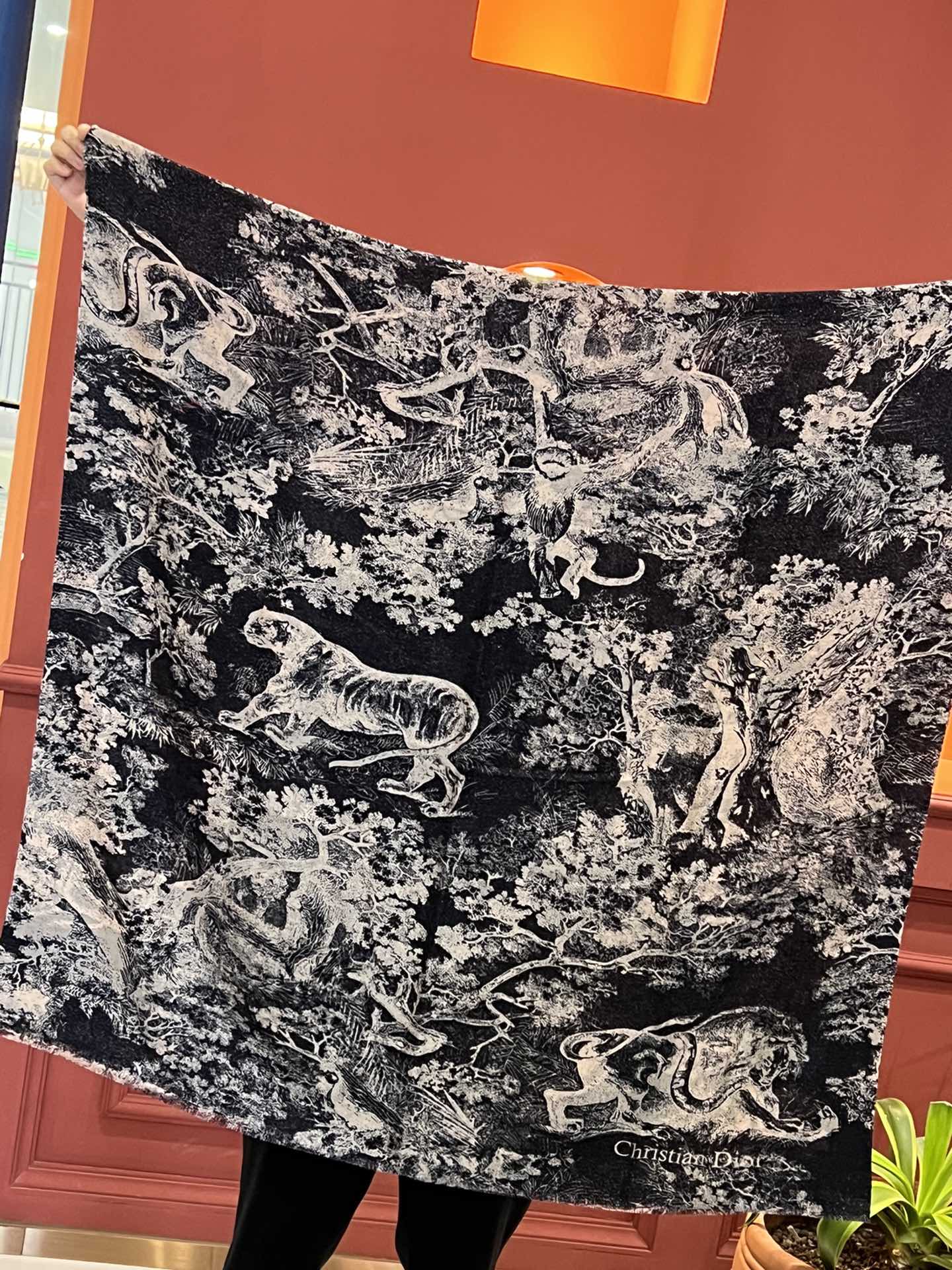迪D家-叢林動物亮片長圍巾 110*200cm 100%頂級純羊絨