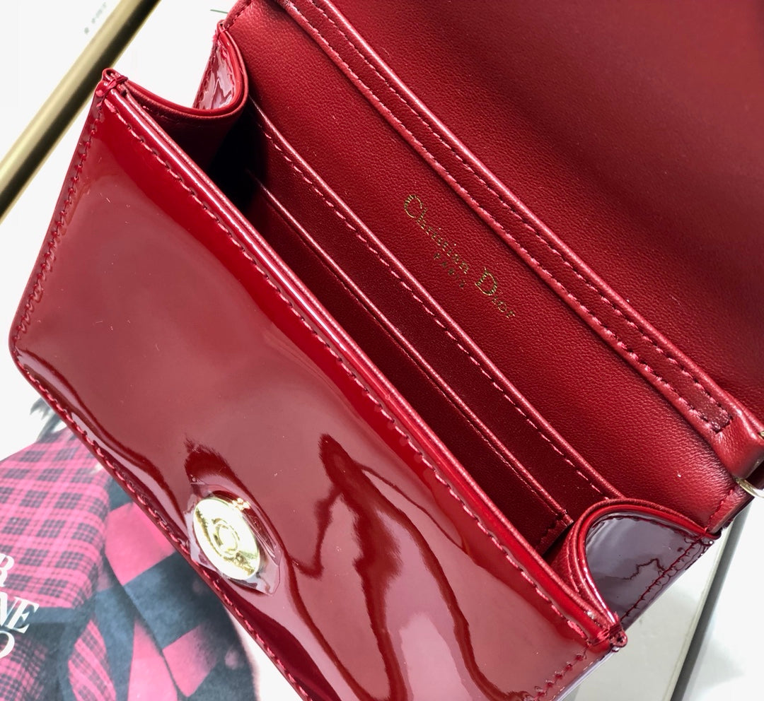 Dior Lady Dior Nano 鏈條卡包／腰包-漆皮紅色