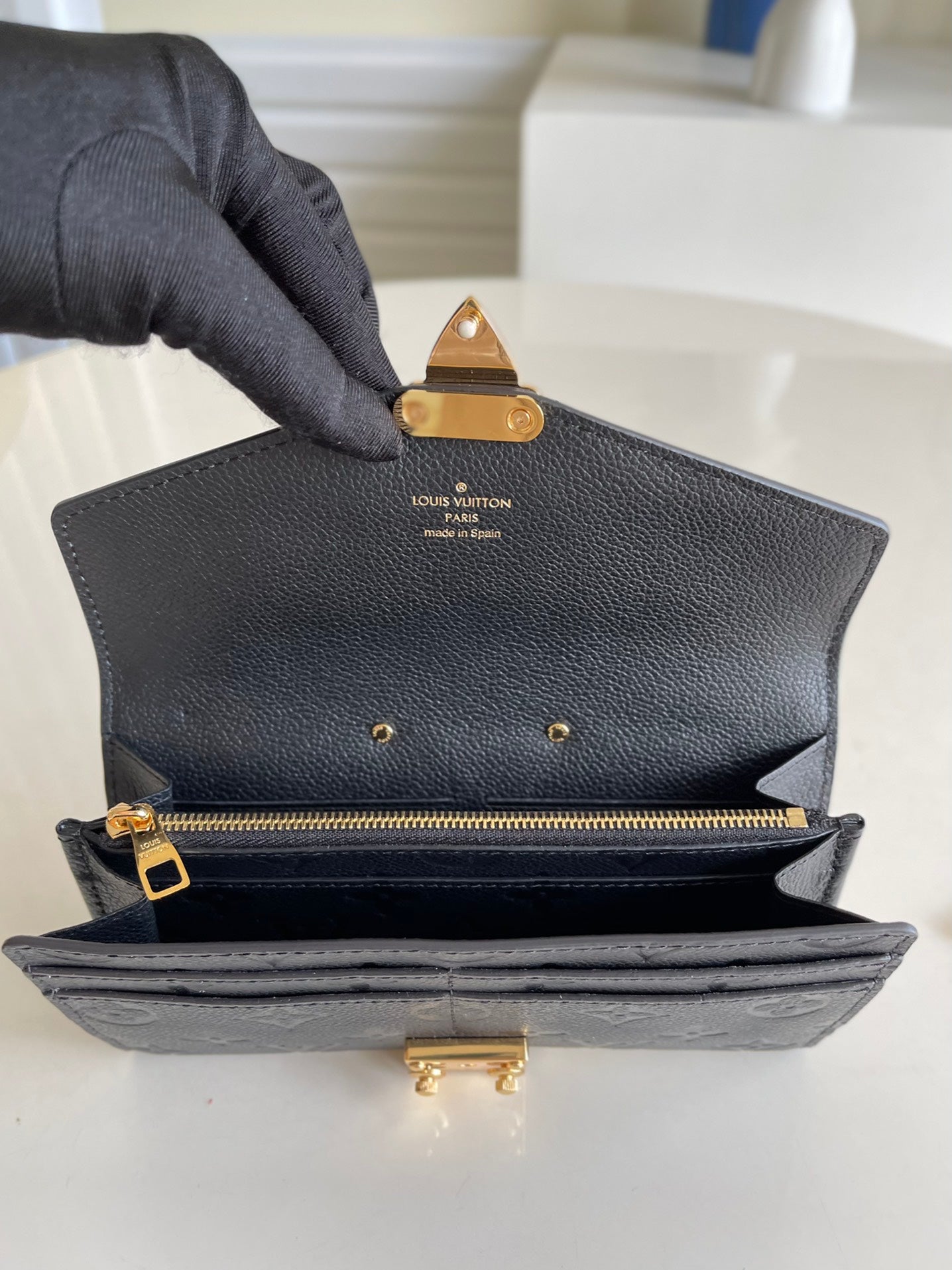 LV M62458黑色信封式Pallas 長夾