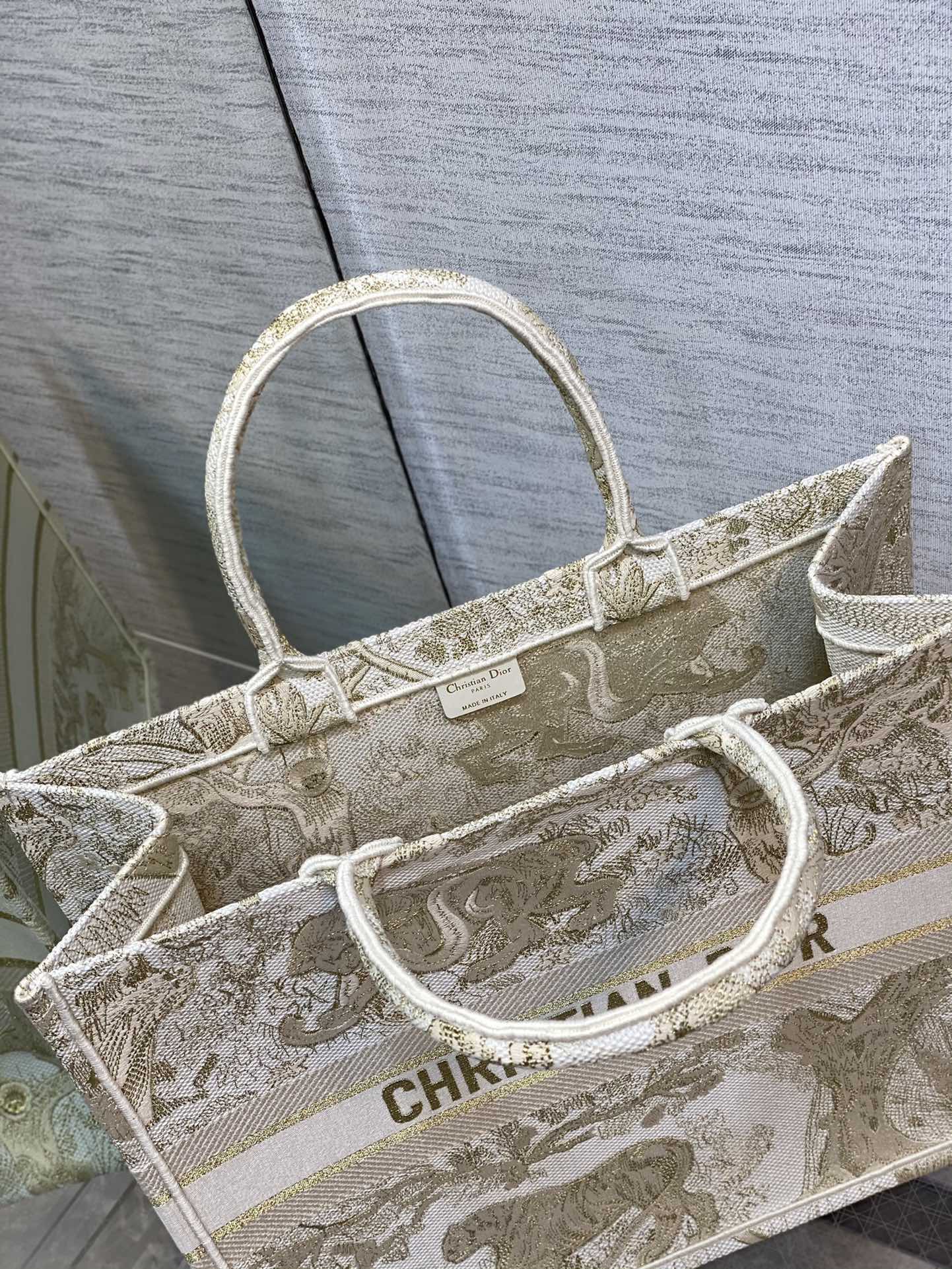 Dior Book Tote-大號41.5c-金色老虎 聖誕限量