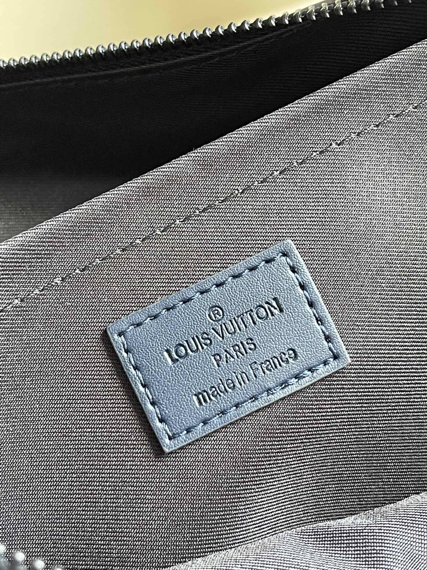 LV M80425 Discovery Pochette 大號手拿包