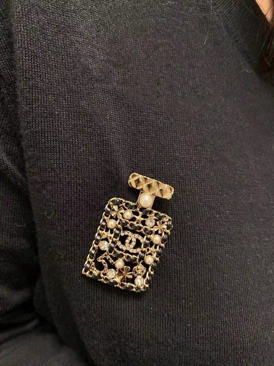 Chanel 胸針