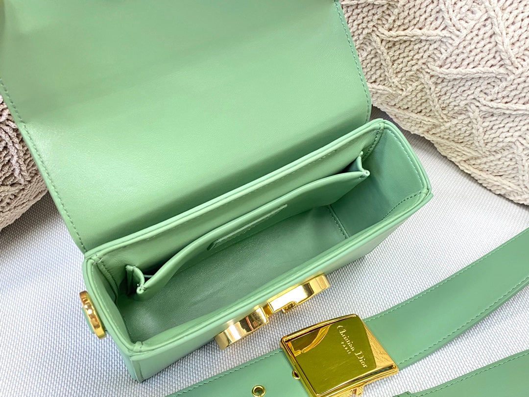 Dior 蒙田 Mini Box-平紋牛皮-金扣-17.5cm-薄荷綠