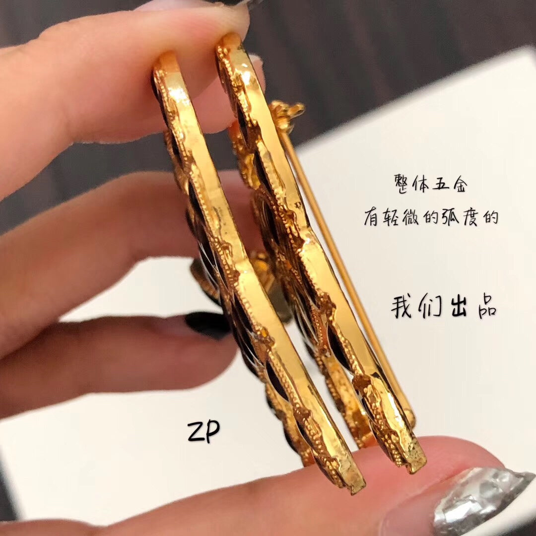 Chanel 胸針