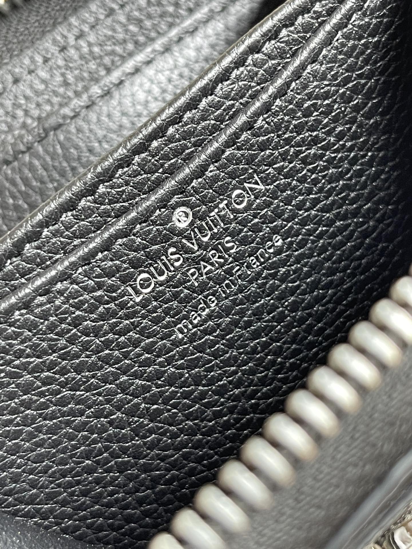 LV M80099黑色 ZIPPY 拉鍊零錢包