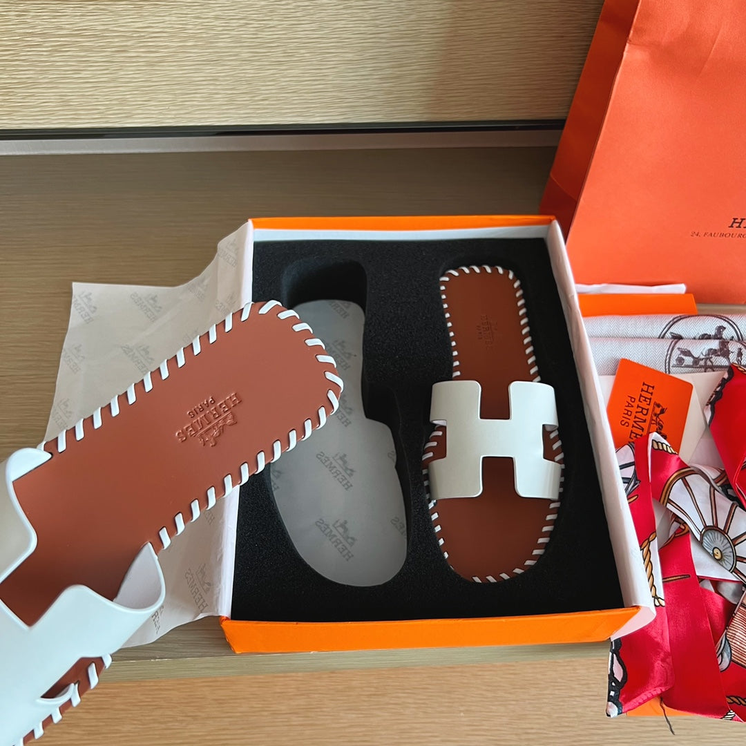 小愛款-經典H拖鞋 純色皮面車線底 白色