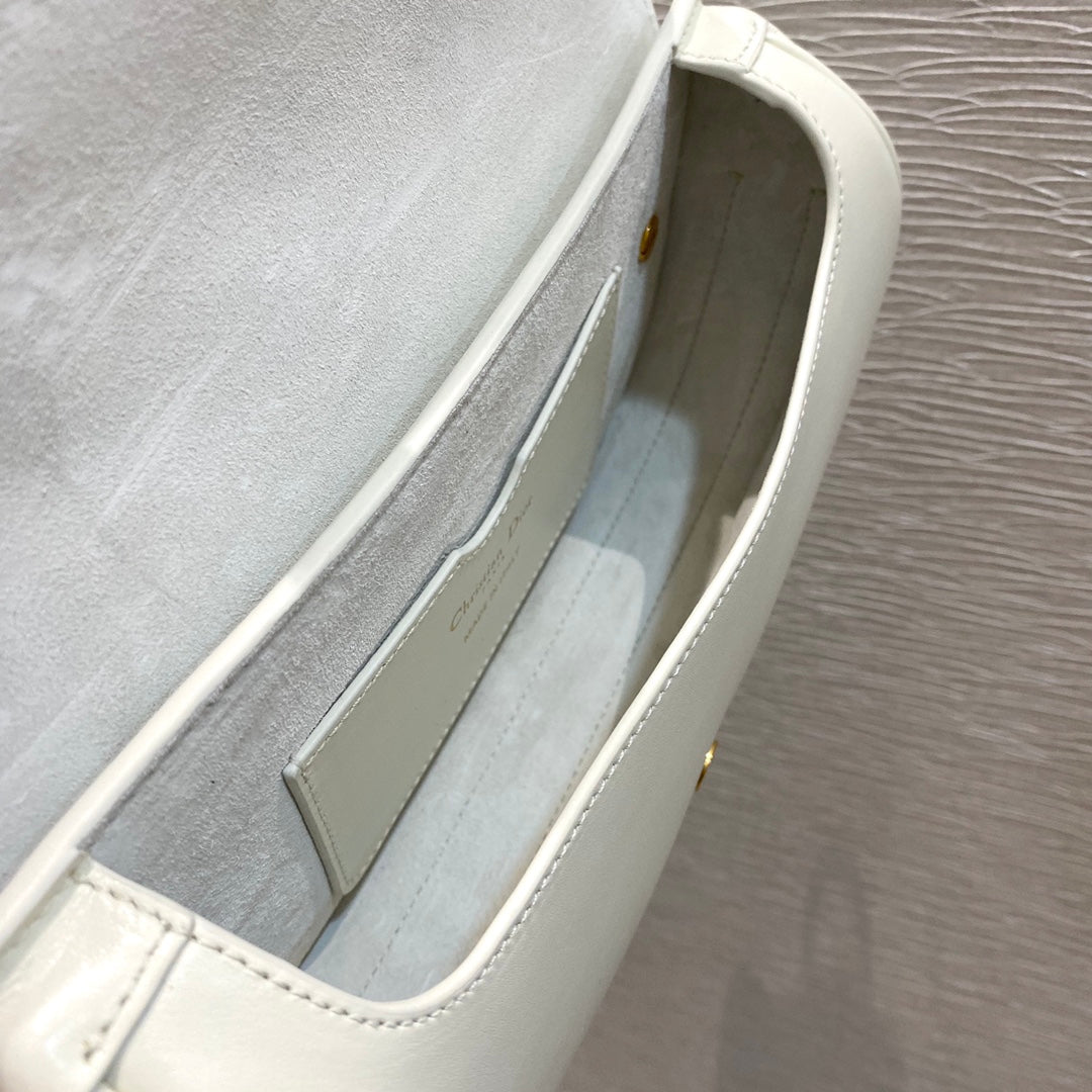 Dior Bobby系列 East-Wes 腋下包 白色