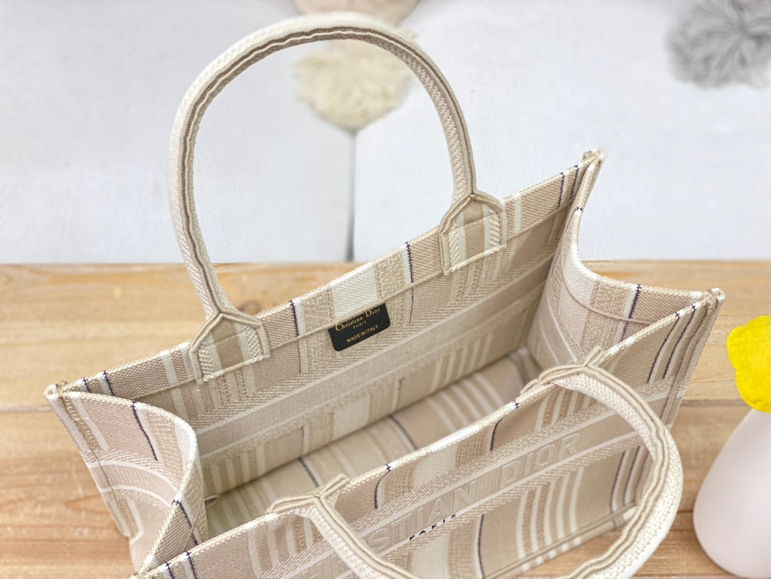 Dior Book Tote-小號36.5cm-米白條紋