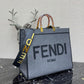 芬F家-Fendi Sunshine-中號灰色燙印牛皮手提袋