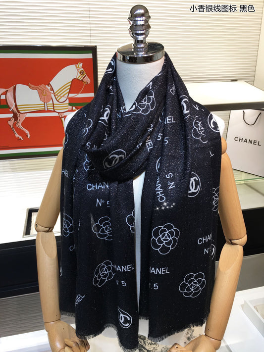 Chanel 羊絨銀線印花長巾