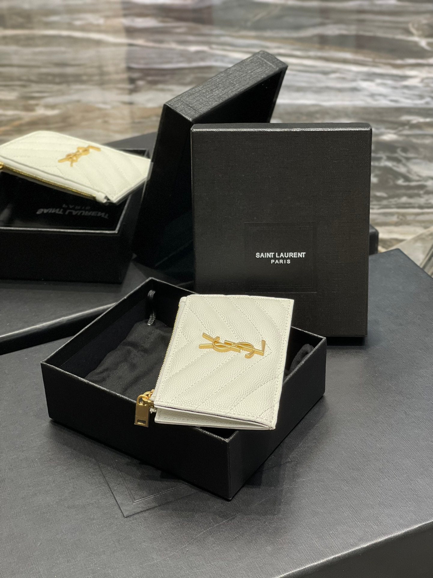 YSL 新品卡包_白色金扣