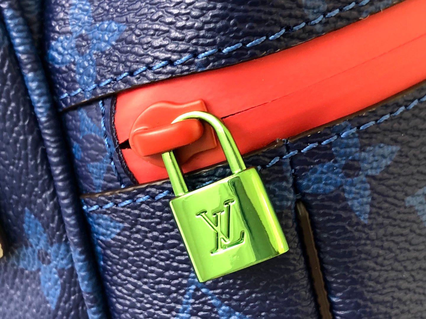 Lou-Kim Jones設計 郵差包 藍色