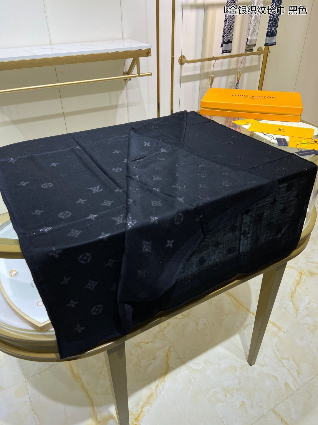 路L家-金銀織紋長巾 山羊絨搭配金絲Monogram圖案 75*200cm