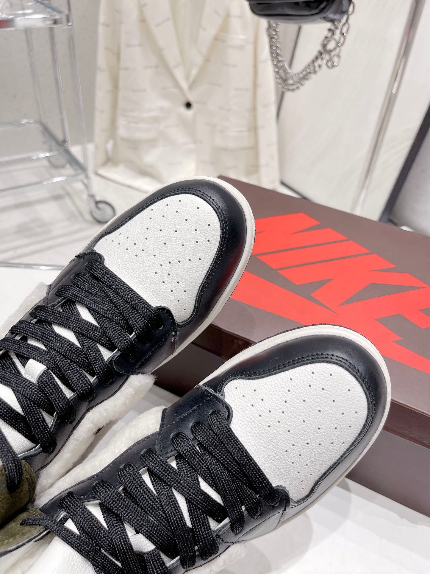 N1KE-WMNS Air Jordan 1 男女同款 毛毛款 綠色