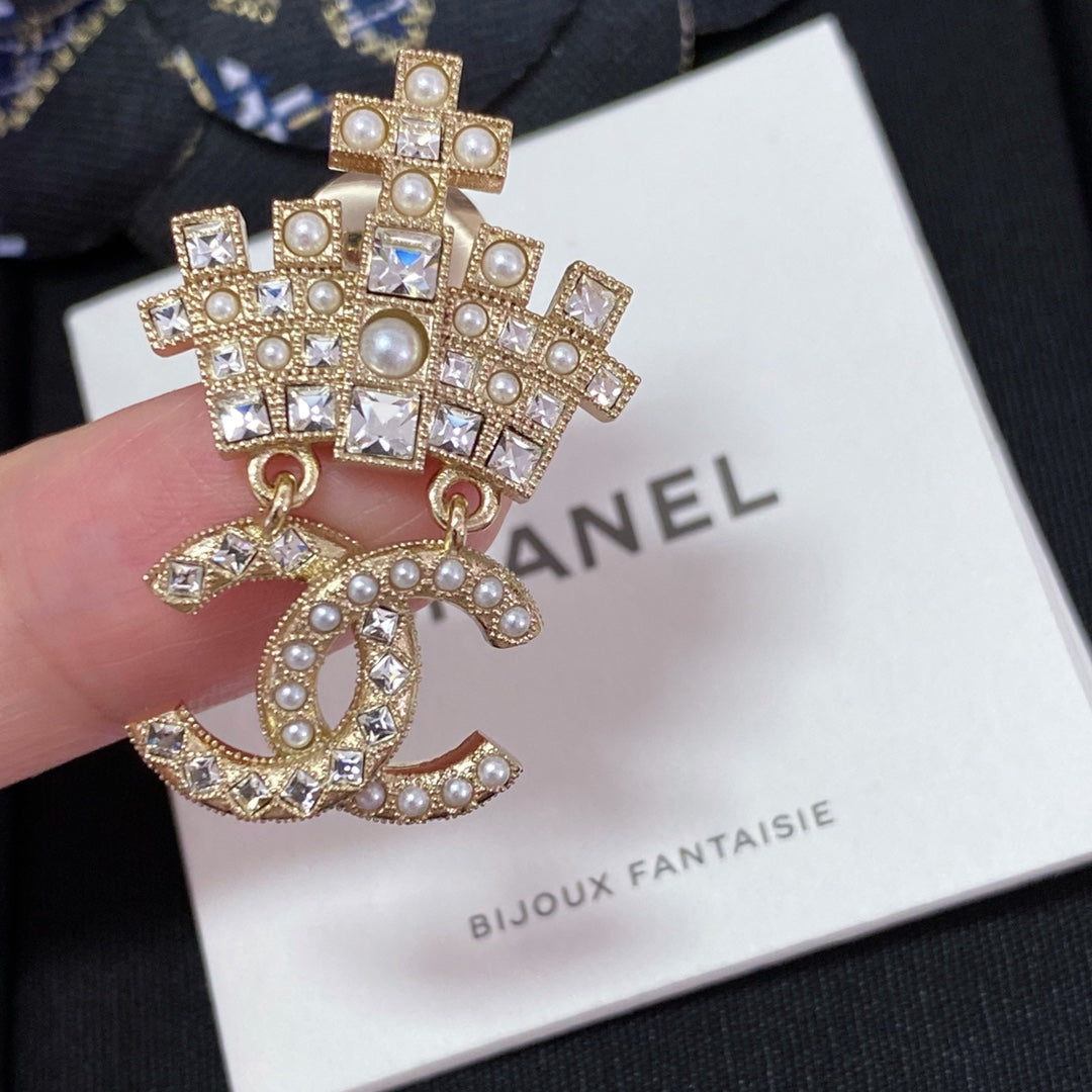 Chanel 胸針