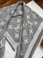路L家-Monogram方巾 140*140cm 70%羊絨30%真絲 灰色