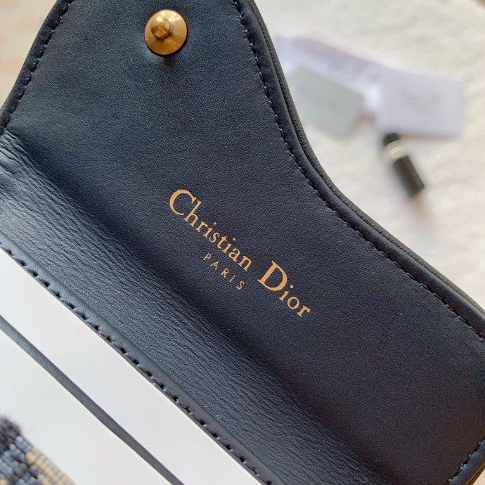 熱銷款 Dior Saddle 馬鞍小卡包