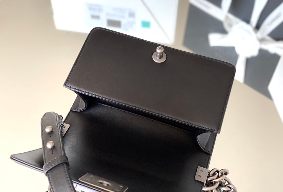 Chanel Leboy Mini-黑色胎牛皮-復古銀扣