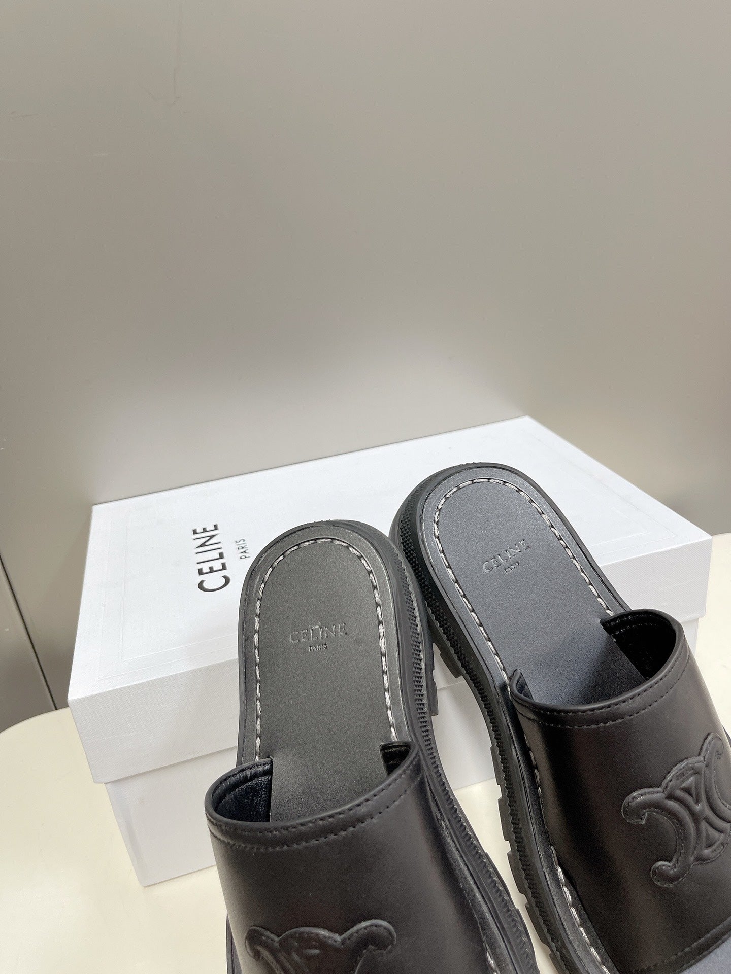賽C家-22SS 牛皮壓印工藝拖鞋 35-40（41訂製）