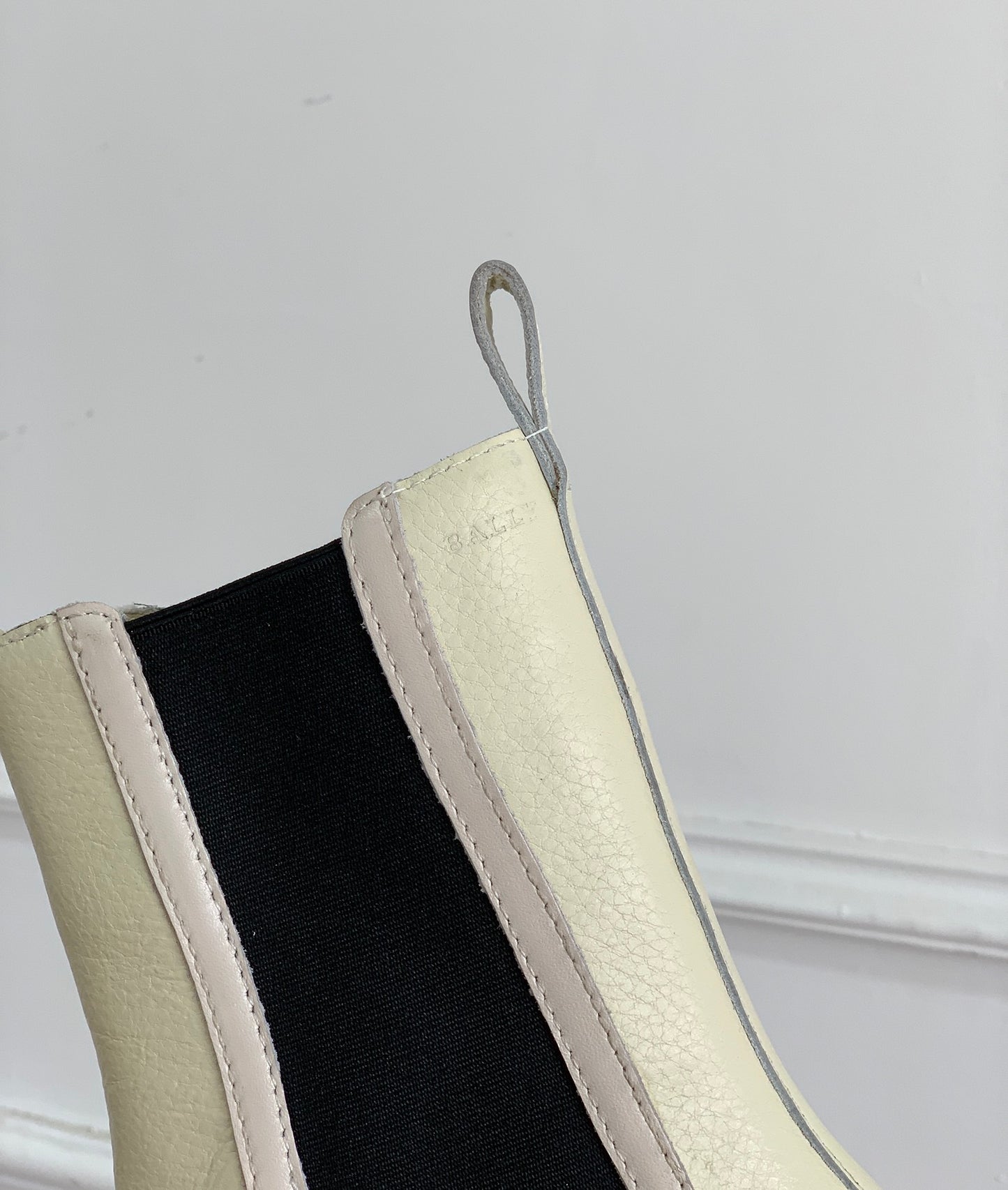 BALLY-厚底鬆緊帶切爾西短靴 白色