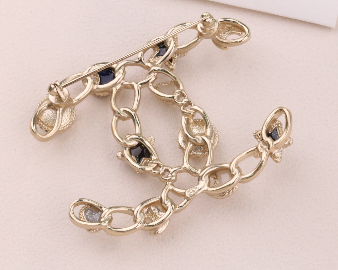 Chanel 胸針