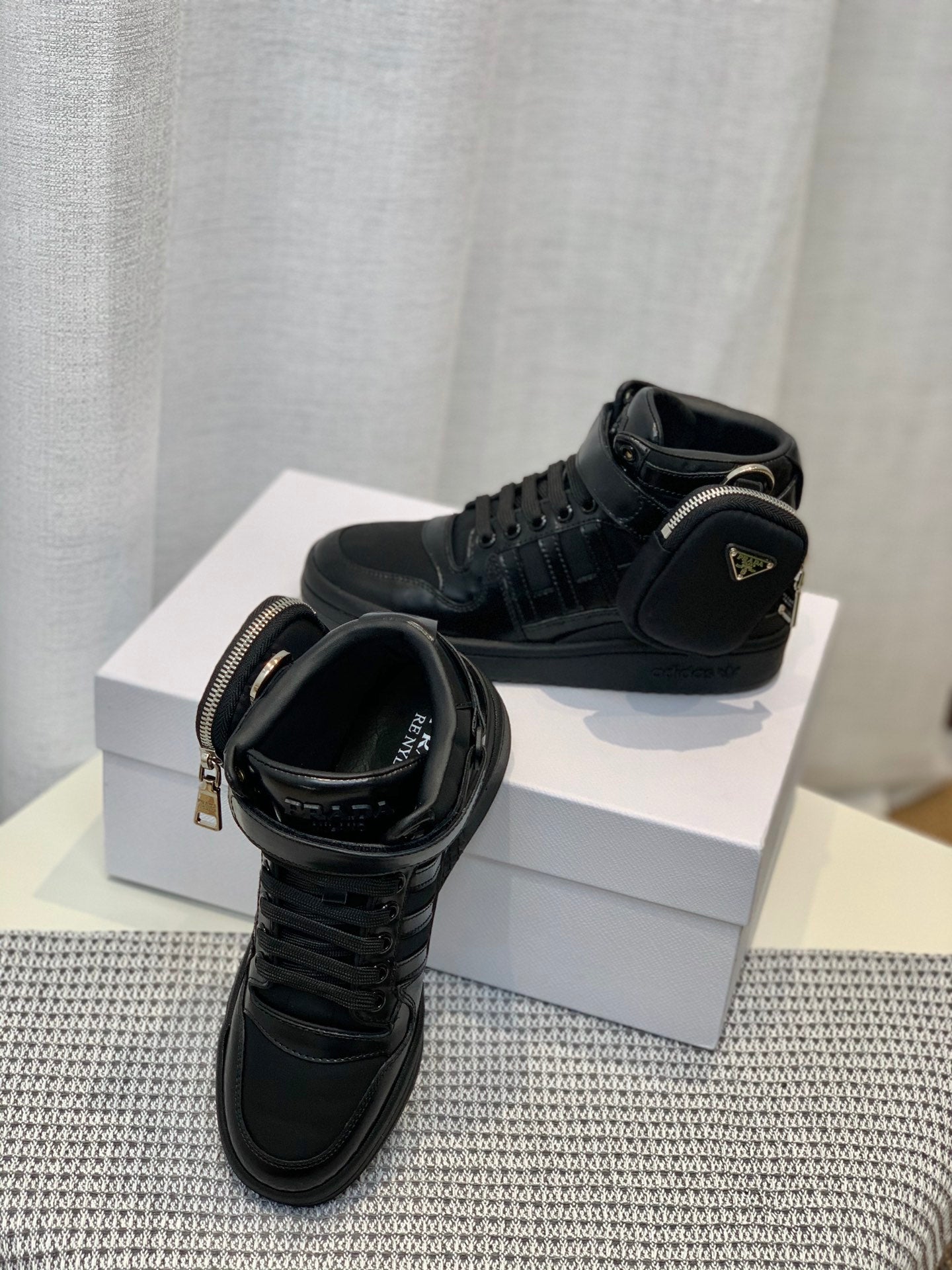 Prada 鞋-Prada x adidas 聯名 運動休閒鞋（黑）