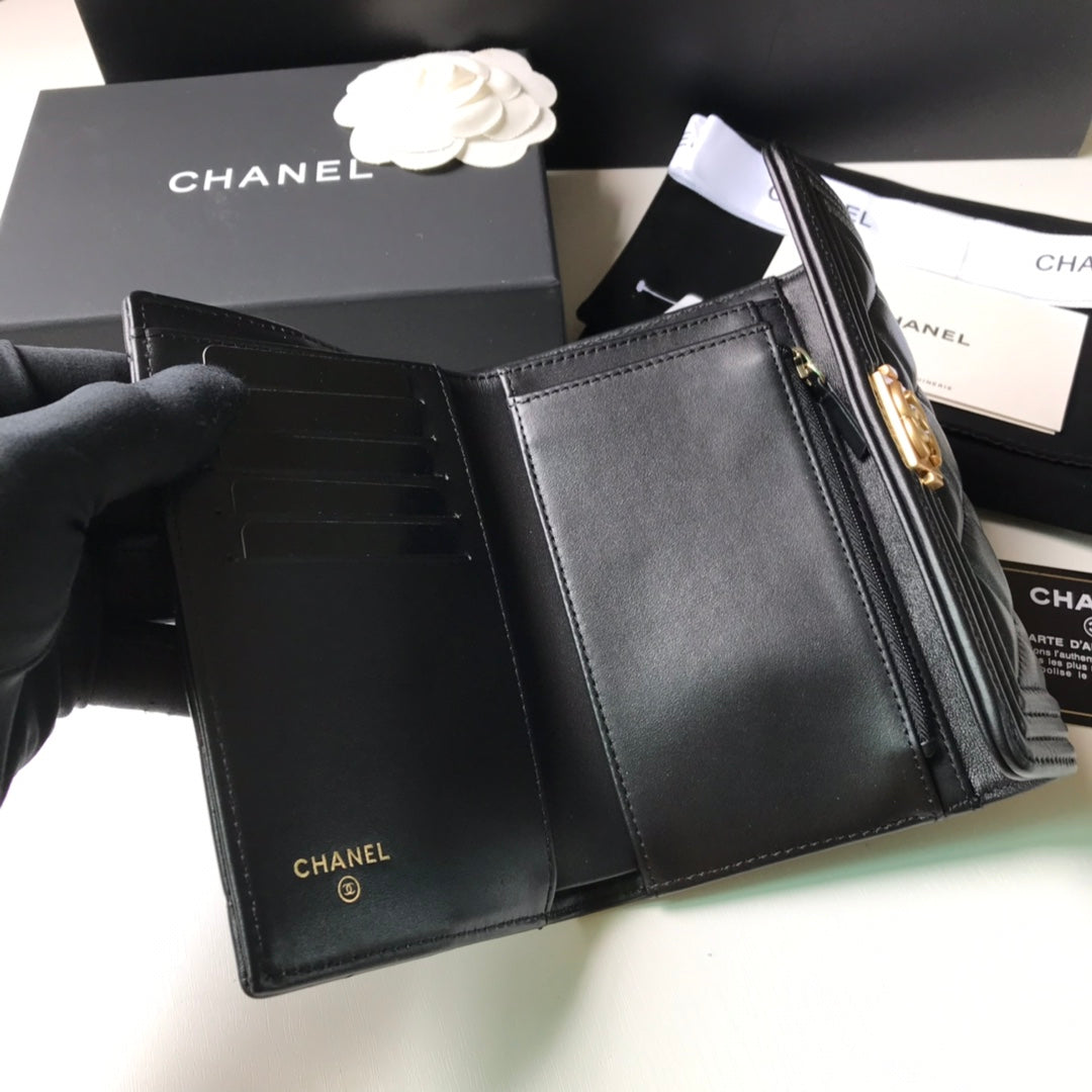 Chanel 三折中夾-黑色羊皮金扣