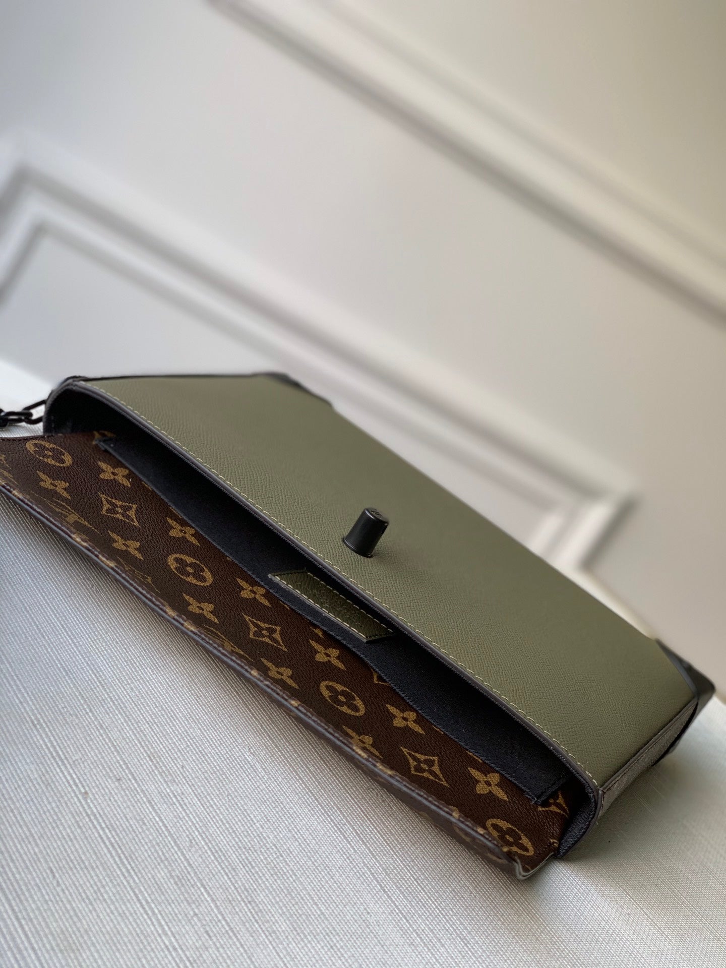 LV M30583 Pochette Voyage Steamer手拿包 墨綠色