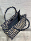 Dior Book Tote-新款小號 26.5 x 21 x 14 cm-深藍老花