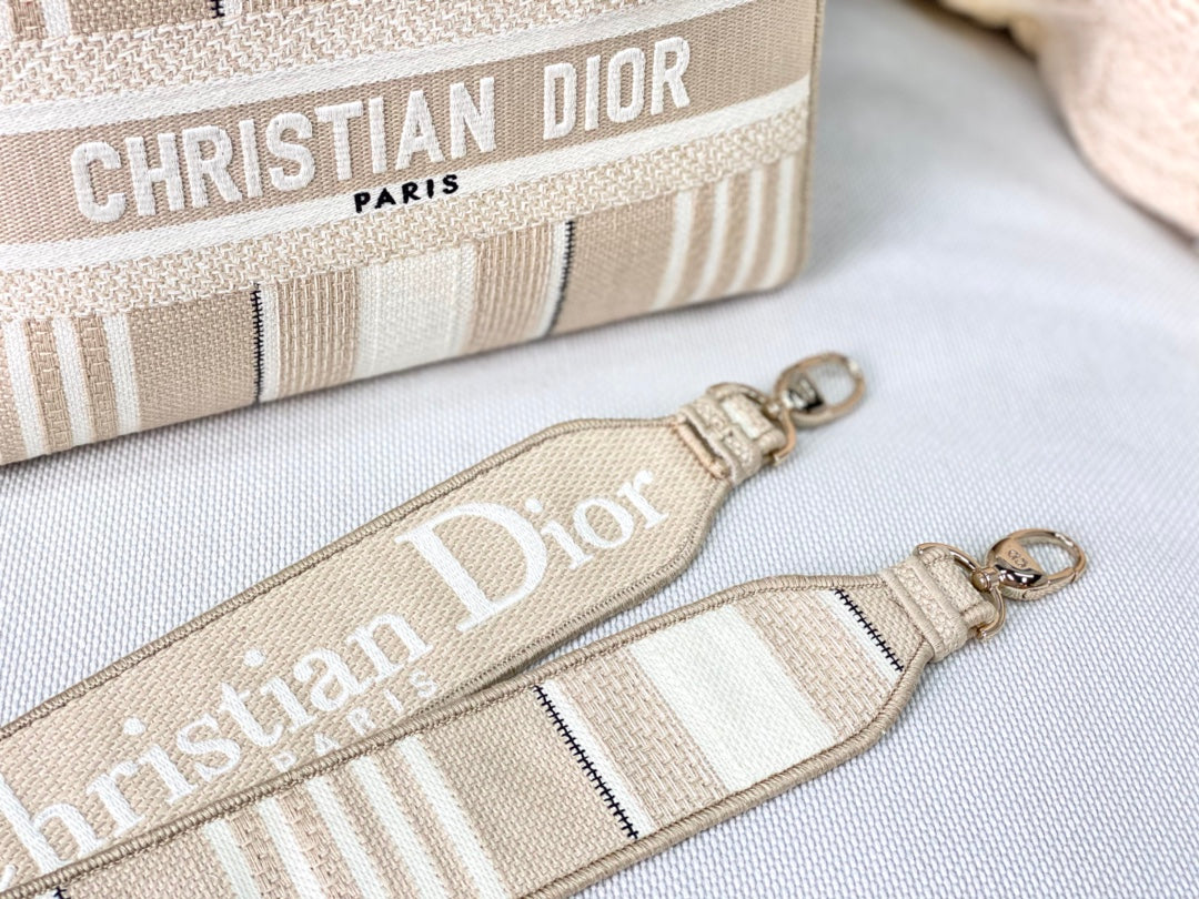 Dior Lady D-Lite黛妃包-帆布刺繡-白條紋